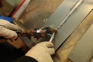 সাধারন ধাতব পাতে সোল্ডারিং করার দক্ষতা অজর্ন | অটোমোটিভ -১ 2 ধাতব পাতে সোল্ডারিং সাধারন ধাতব পাতে সোল্ডারিং করার দক্ষতা অজর্ন | অটোমোটিভ -১